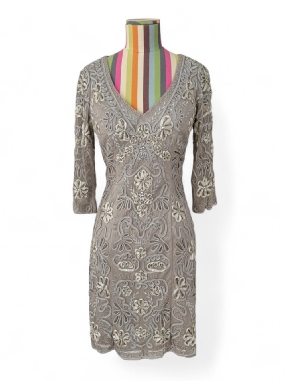 Sue Wong Nocturne Grey Lace Beaded Ribbon Mesh 3/4 Sleeve V-Neck Sheath Dress
